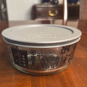 PYREX 4-Cup Limited Edition American Football Fanatic Glass Storage Bowl